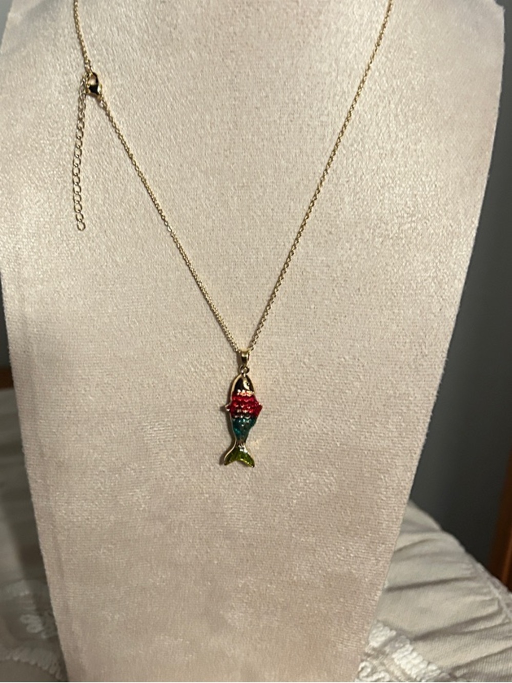 Adina Eden Gold Tone Necklace with Red, Teal and Green Enamel Fish Pendant NEW - Picture 2 of 3
